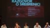 Sandra Orlović, Nidžara Ahmetašević, Florens Artman, Dejan Anastasijević i Ivica Đikić tokom razgovora o Srebrenici u CZKD-u u Beogradu