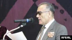 Turkmen writer Rahim Esenov