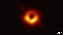 ۳۴۷ دانشمند در ثبت این تصویر از سیاهچاله فضایی نقش داشتند