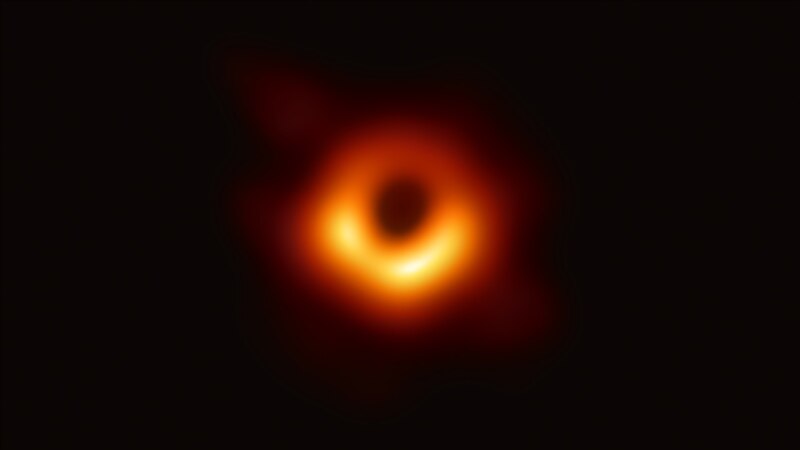 Црна дупка како од филмовите или Ајнштајн бил во право ?