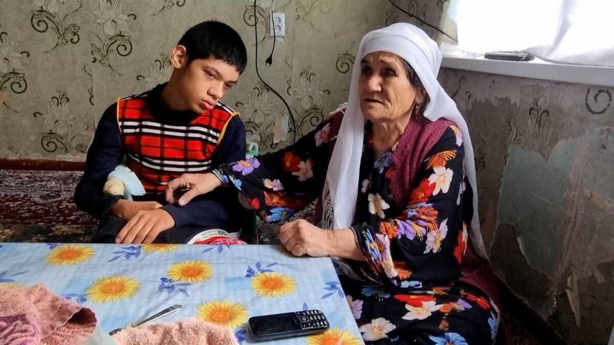 "Сколько мы можем ждать помощи людей? Государство должно обеспечивать нас"