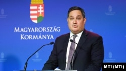 Nagy Márton gazdaságfejlesztési miniszter a Kormányinfó sajtótájékoztatón a Miniszterelnöki Kabinetiroda épületében 2022. október 22-én