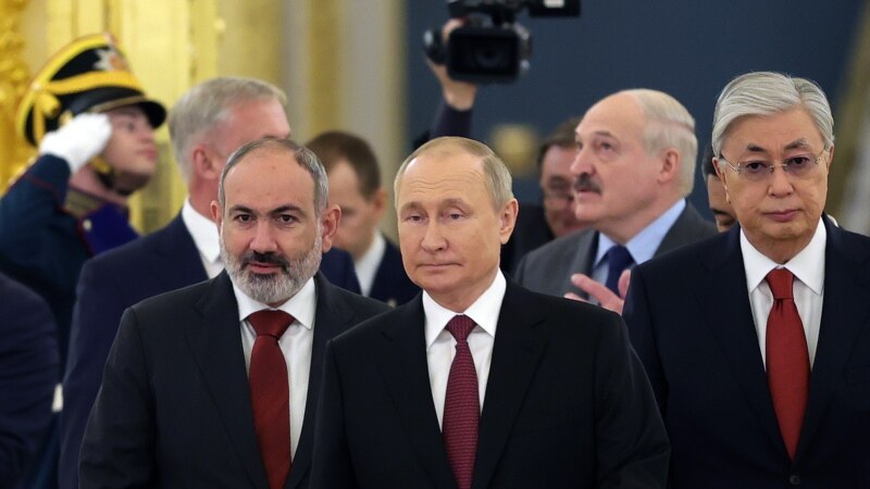 Пашинян в Кремле поднял «вопрос о продаже оружия государствами-членами ОДКБ недружественной Армении стране» 