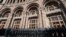 Armenia - Riot police guard the building of the Armenian prime minister's office during a cabinet meeting in Yerevan, May 13, 2022.