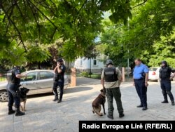 Policia e Kosovës pranë Rektoratit të UP-së. 17 maj 2022.