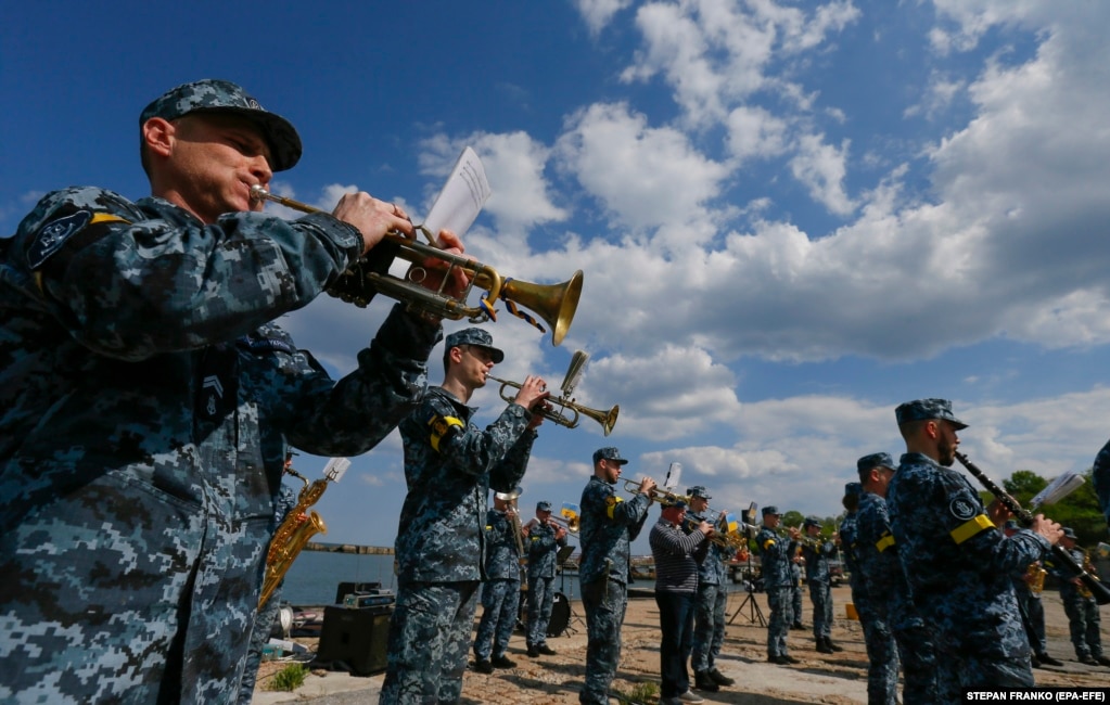 Marina e Ukrainës dhe Shtëpia e Operës e Odesës duke mbajtur një koncert të përbashkët, më 15 maj.