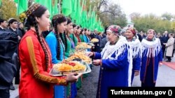Poverty-stricken Turkmenistan marked Harvest Day with extravagant gatherings, food fairs, and exhibitions.