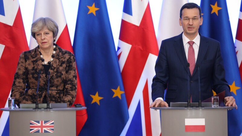 Британија ќе ѝ помага на Полска во борбата против руската пропаганда