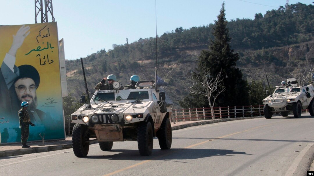 Patrula UNIFIL, forța ONU de menținere a păcii în Liban, lângă granița libanezo-israeliană.