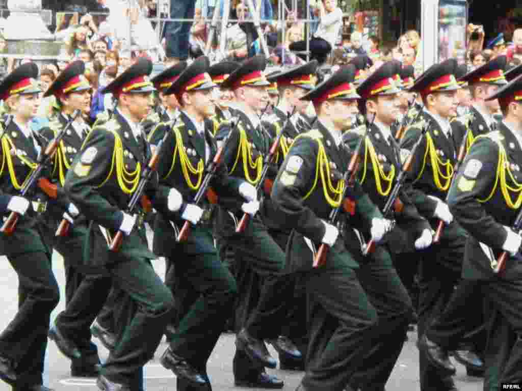 Парад в Києві. День Незалежності 24 серпня 2009 - Війська на марші