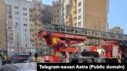 Последствия попадания БПЛА в жилой дом в Чебоксарах. 5 мая 2026 года. Фото: Telegram-канал Astra.