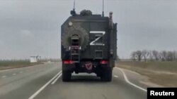 Российский военный грузовик близ Армянска