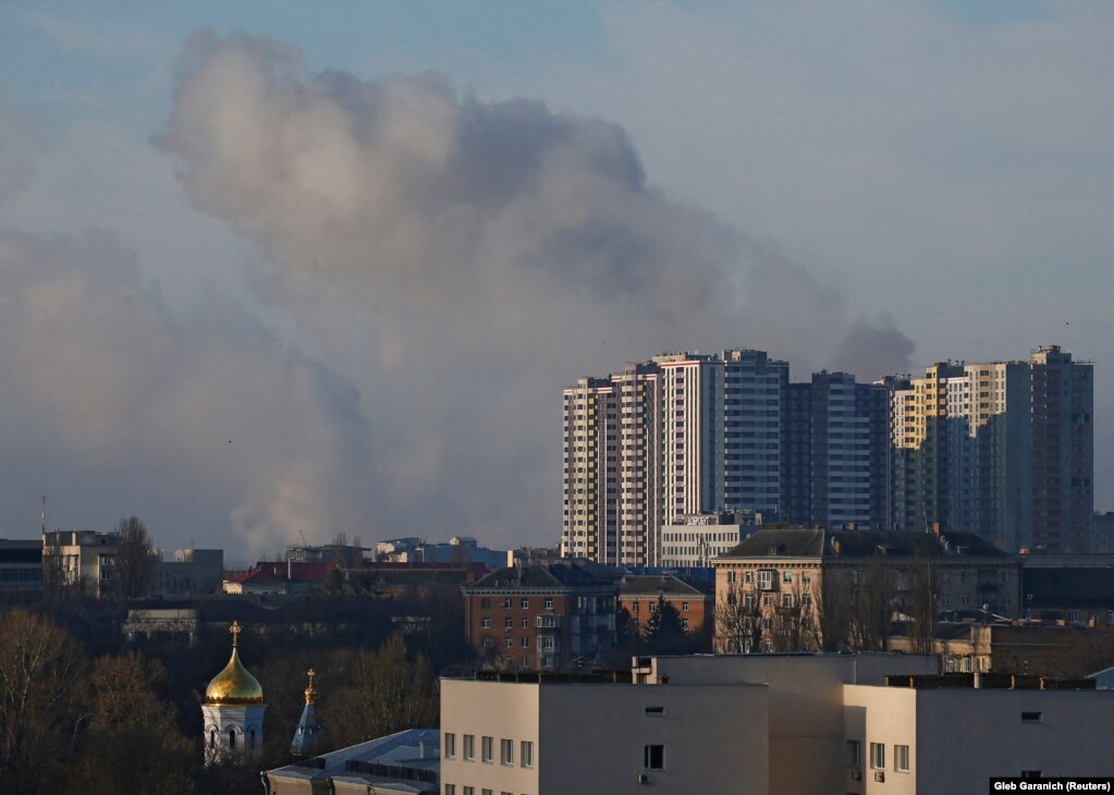 Kryeqyteti ukrainas, Kiev është goditur nga artileria dhe raketat më 26 shkurt, 2022.