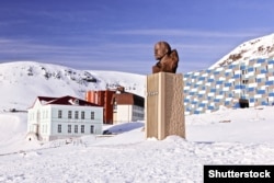 СРСР не міг втриматись, щоб не поставити бюст Леніну і на Свальбарді