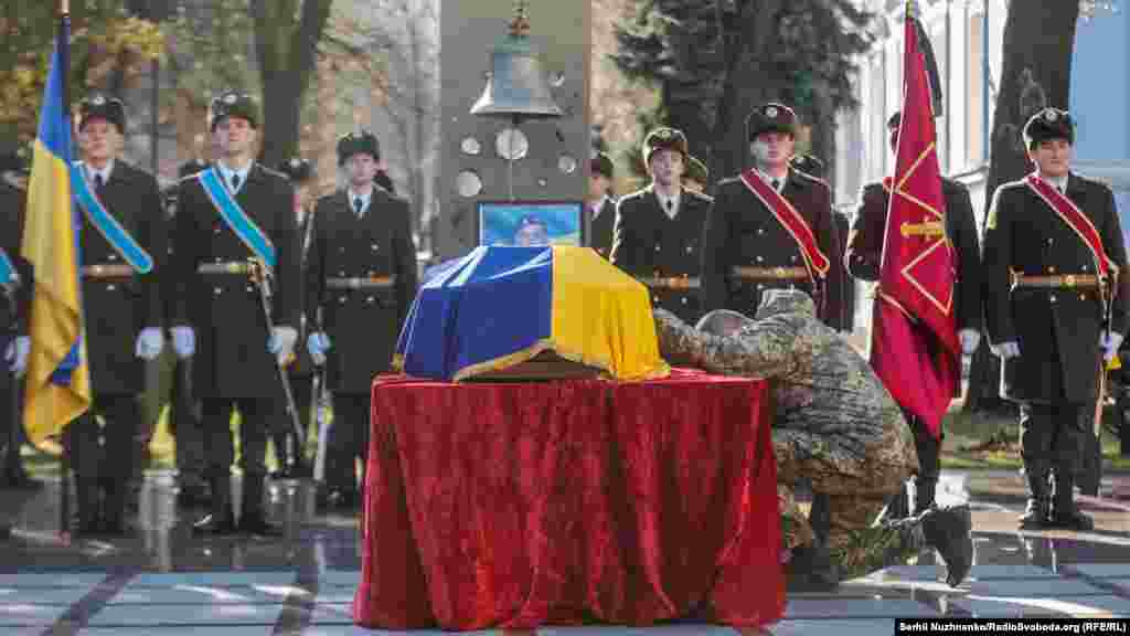 Головнокомандувач Збройних Сил України Валерій Залужний на церемонії прощання із Антоном Сидоровим