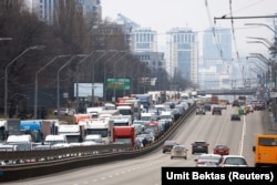 Stanovnici napuštaju centar Kijeva 24. februara.
