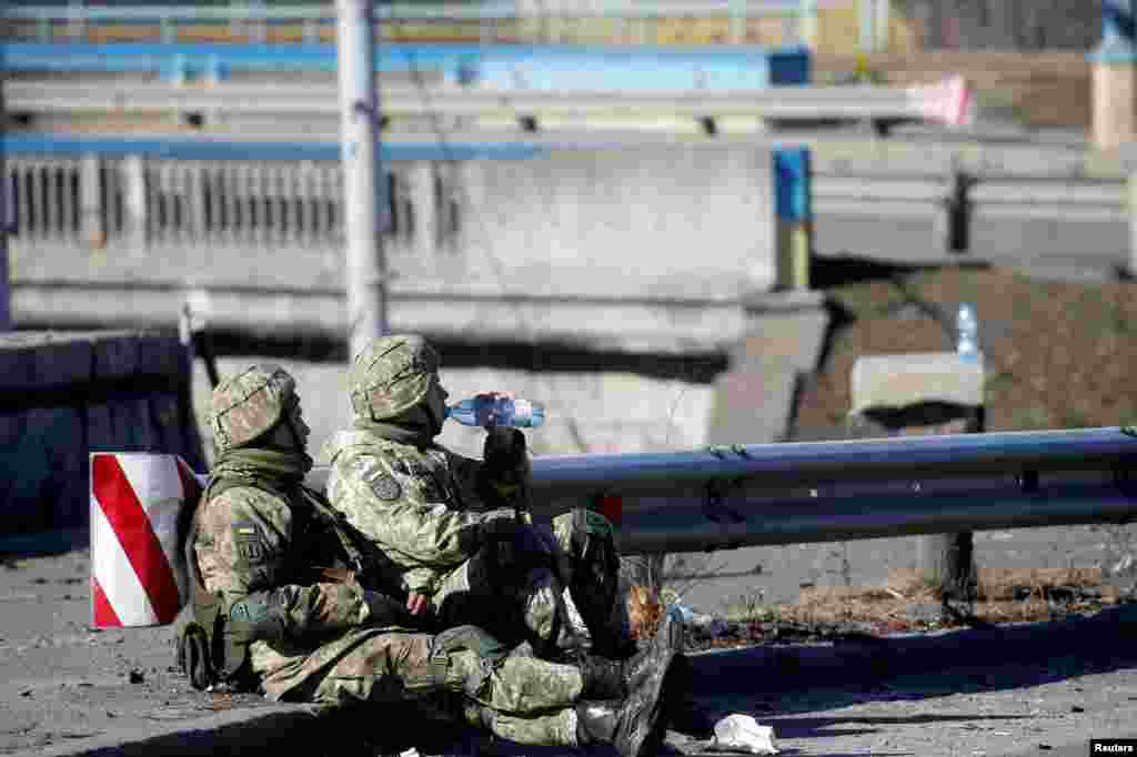 26 февраль иртәсендә Украина хәрбиләре ял итә