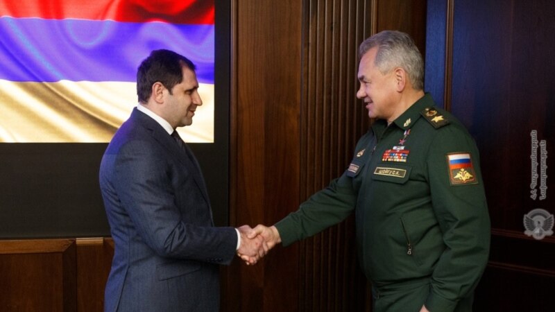Russian, Armenian Defense Chiefs Discuss Moscow’s Peacekeeping Mission In Karabakh