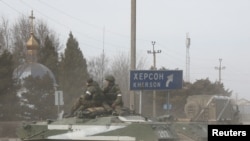 Российские военные на севере Крыма, 24 февраля 2022 года