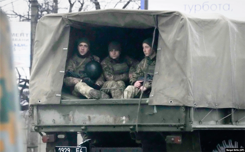 Украинские военные в Мариуполе