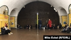 Жители Киева в метро во время обстрела города, 24.02.2022