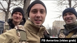 «Сьогодні ми змінили свої музичні інструменти на зброю для захисту України» – оголосив музичний гурт «Антитіла»