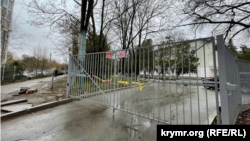 Эвакуация детей из школы №27 в Симферополе, Крым, 25 февраля 2022 года