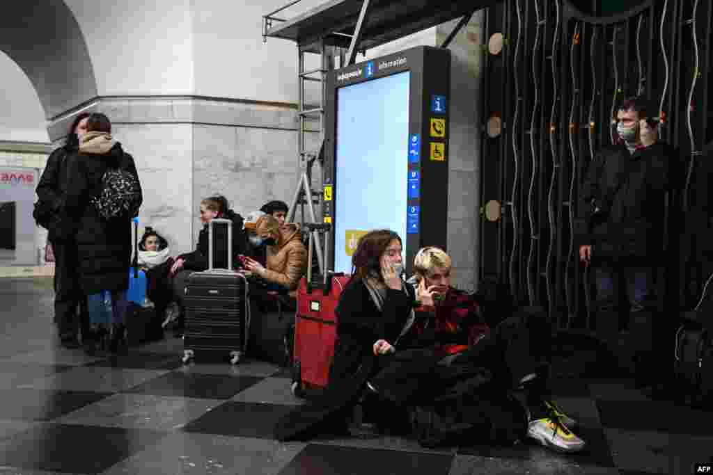 UKRAINE-RUSSIA-CONFLICT People Leaving Kyiv