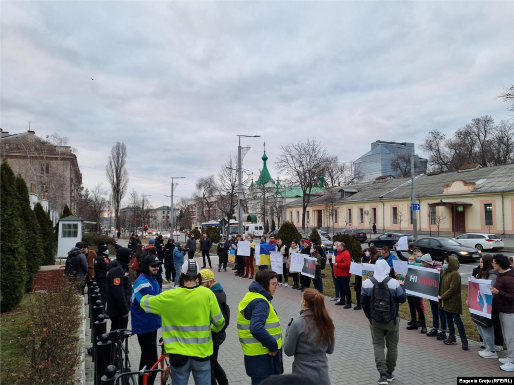 Imagini de la protestul pașnic din fața Ambasadei Federației Ruse de la Chișinău, R. Moldova. 24 februarie, 2022