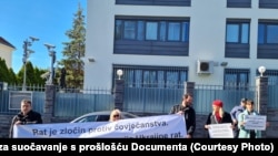 Протест пред руската амбасада во Загреб поради инвазијата на Украина, 24 февруари 2022 година.