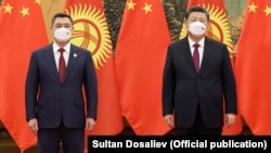 Садыр Жапаров и Си Цзиньпин. Фото сделано во время визита президента в Пекин.
