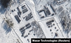 Imagini surprinse din satelit, în 16 ianuarie, cu forțele ruse din zona de antrenament Pogonovo, aflată la circa 300 de kilometri de granița cu Ucraina.