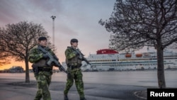  Шведские военные патрулируют гавань Висбю на острове Готланд на фоне усиления напряженности между НАТО и Россией из-за Украины. Январь 2022 года 