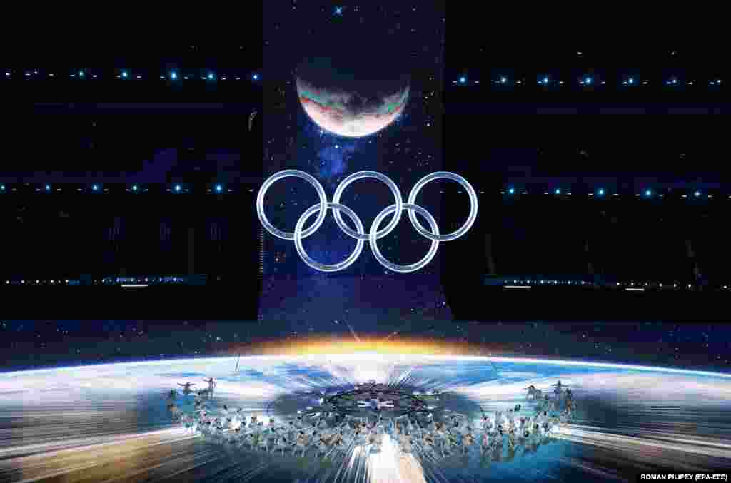 20-февраль күнү кечинде Бээжинде Кышкы Олимпиада-2022 оюндары расмий жабылды. Эми кийинки Кышкы Олимп оюндары 2026-жылы Италиянын&nbsp;Милан жана Кортина-д&#39;Ампеццо шаарларында өтөт.&nbsp;