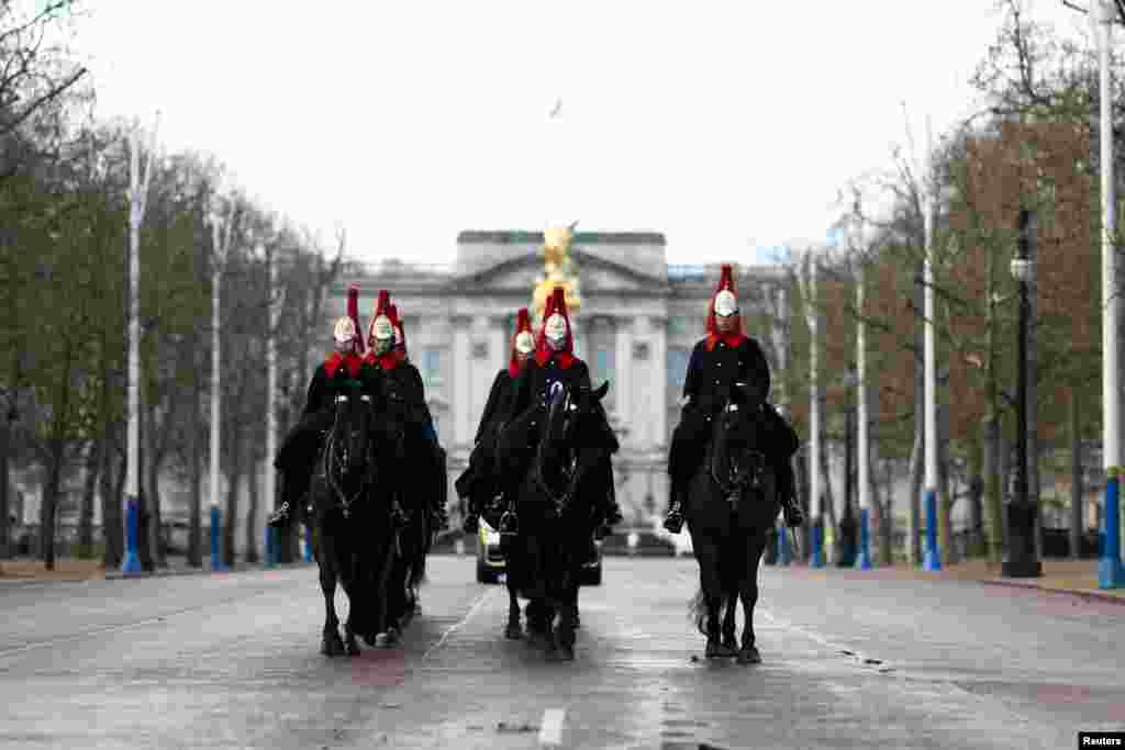 Schimbarea gărzii la Palatul Buckingham, 6 februarie 2022.