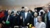 Петро Порошенко із прибічниками в Печерському районному суді Києва, 19 січня 2022 року