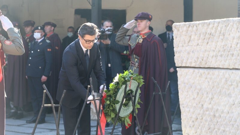Пендаровски, Мицкоски, делегација на Собранието и други положија цвеќе на гробот на Делчев 