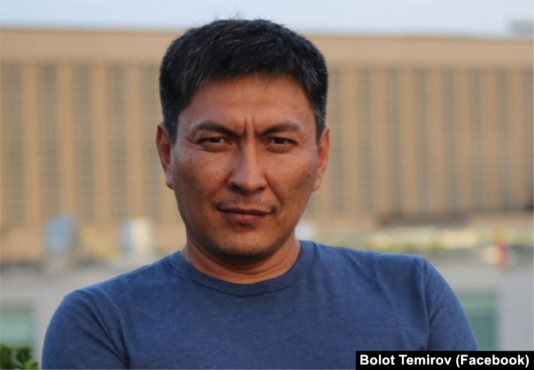 Бюстгалтердегі порно