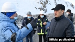 Президент Садыр Жапаров на руднике Кумтор. 2 января 2021 года.
