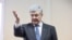 «Сьогодні вони оголосили вже, що судове засідання завершене, всі судові процеси завершені, що більше ніж 10 днів вони не можуть брати, і що через десять днів має бути (рішення – ред.)», – сказав Порошенко