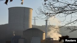 Rashladni toranj i reaktori nuklearne elektrane Electricite de France (EDF) u Choozu, Francuska, 25. januara 2022.