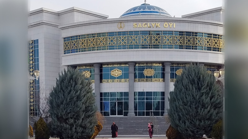 Daşogzuň birnäçe öňki saglyk resmisine iş kesildi, olar tussaglykda 'gynaldy'