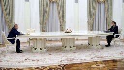 Путин и Макрон не се доближиха повече заради опасността от COVID-19