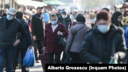 Populația din toate cele zece cele mai mari orașe ale României, în frunte cu Bucureștiul, a scăzut față de Recensământul anterior. Doar trei reședințe de județ au populații ușor mai mari: Vaslui, Bistrița și Alba-Iulia.