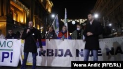 Ekološki aktivista Zlatko Kokanović i lider pokreta "Kreni - Promeni" Savo Manojlović na protestu 3. februara 2022.