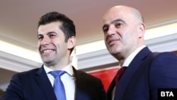 Премиерите Кирил Петков и Димитар Ковачевски на првата нивна официјална средба во Скопје, 18.01.2022