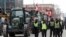 Capitala Canadei a fost paralizată în weekend de camionagii care au protestat din nou împotriva restricțiilor Covid. Manifestanţii au blocat străzile principale din oraș și au spus că vor continua ocupaţia până când restricţiile sanitare vor fi ridicate.