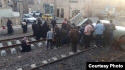 عکسی که رسانههای ایران از تصادف یک دستگاه وانت و یک قطار در ورامین منتشر کردهاند