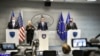 Прес конференција во Косово на специјалниот американски претставник за Западен Балкан Габриел Ескобар, специјалниот американски претставник за Западен Балкан Габриел Ескобар и косовскиот премиер Албин Курти 