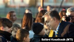 Mađarski premijer Viktor Orban na otvaranju fudbalske akademije u Dunajskoj Stredi, Slovačka, u novembru 2018.